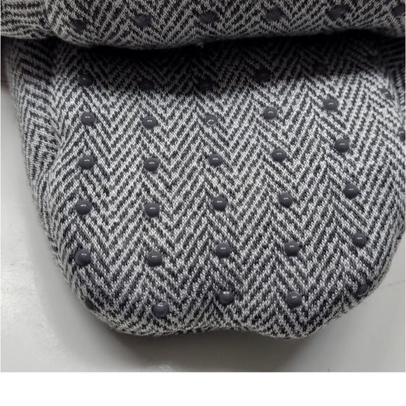 New! Wondershop Fleece Lined Pull-On Slippers with Huggable Heel & Grippers - Picture 4 of 10